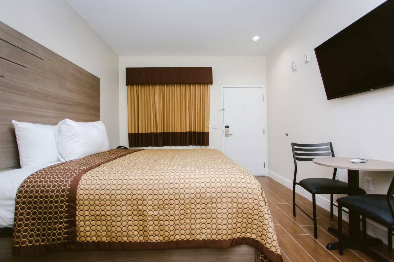 Scottish Inn & Suites 贝敦 外观 照片